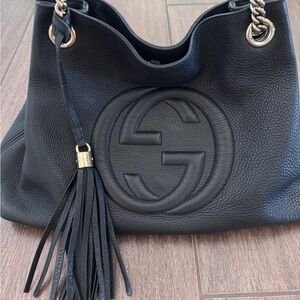 Authentic Gucci Soho, leather hobo handbag        Serial # 808982 204991